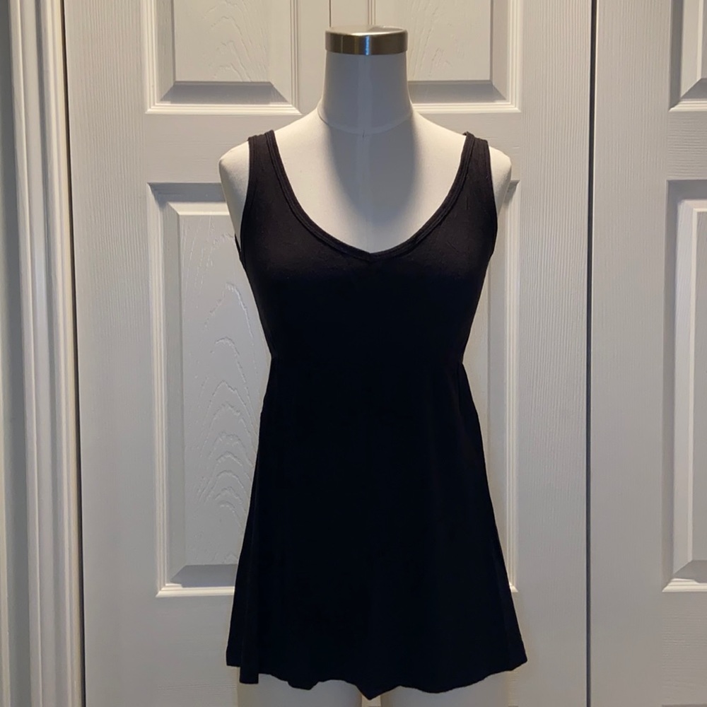 🎉HP🎉 Old Navy V-neck Sleeveless Knit Top